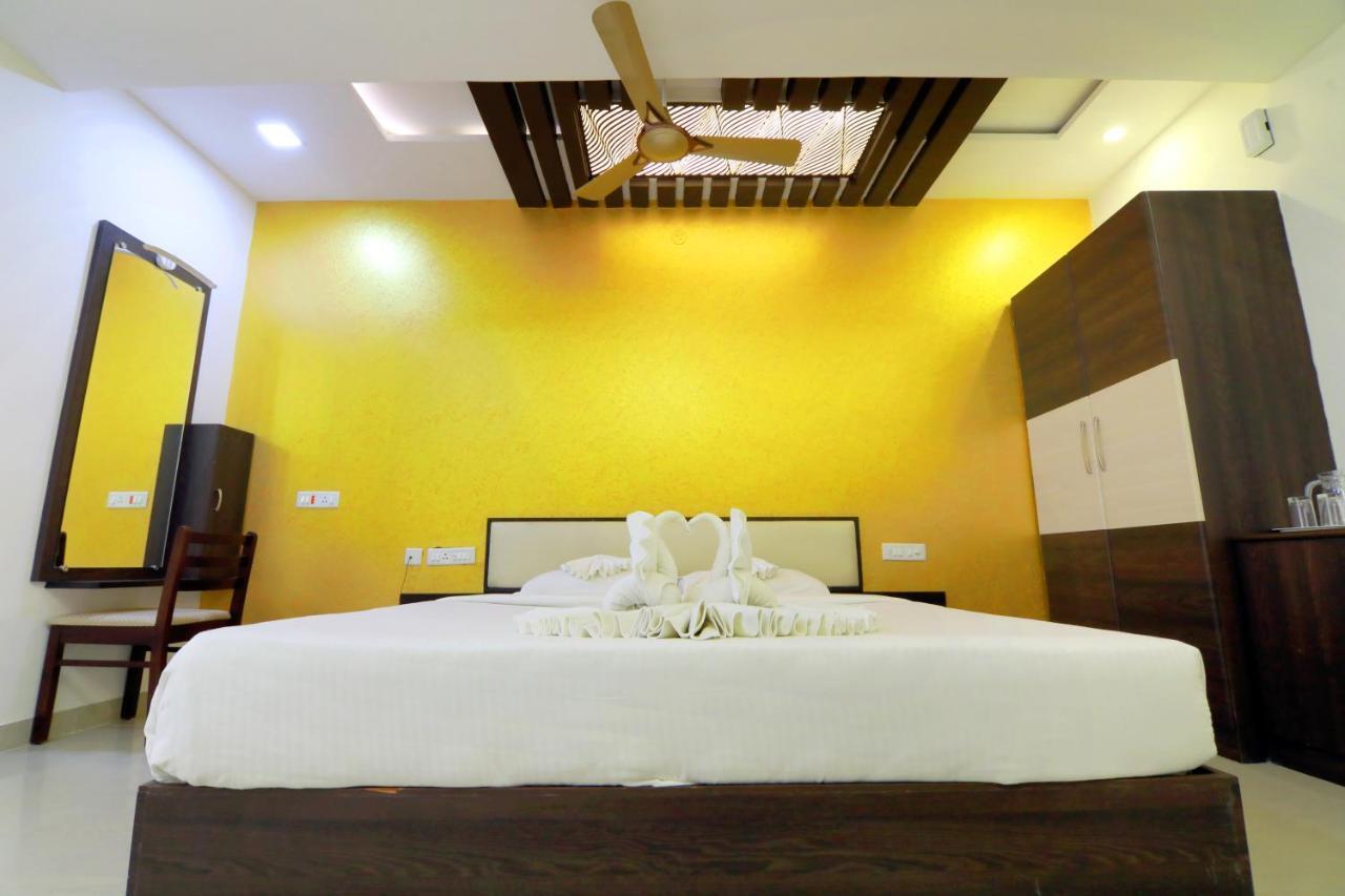 Hotel Ambai Grand Ambāsamudram Extérieur photo